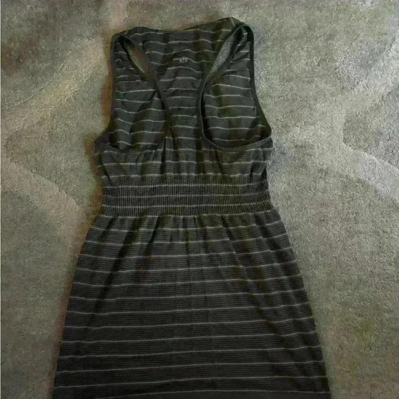 Lululemon tank top - Picture 2 of 4